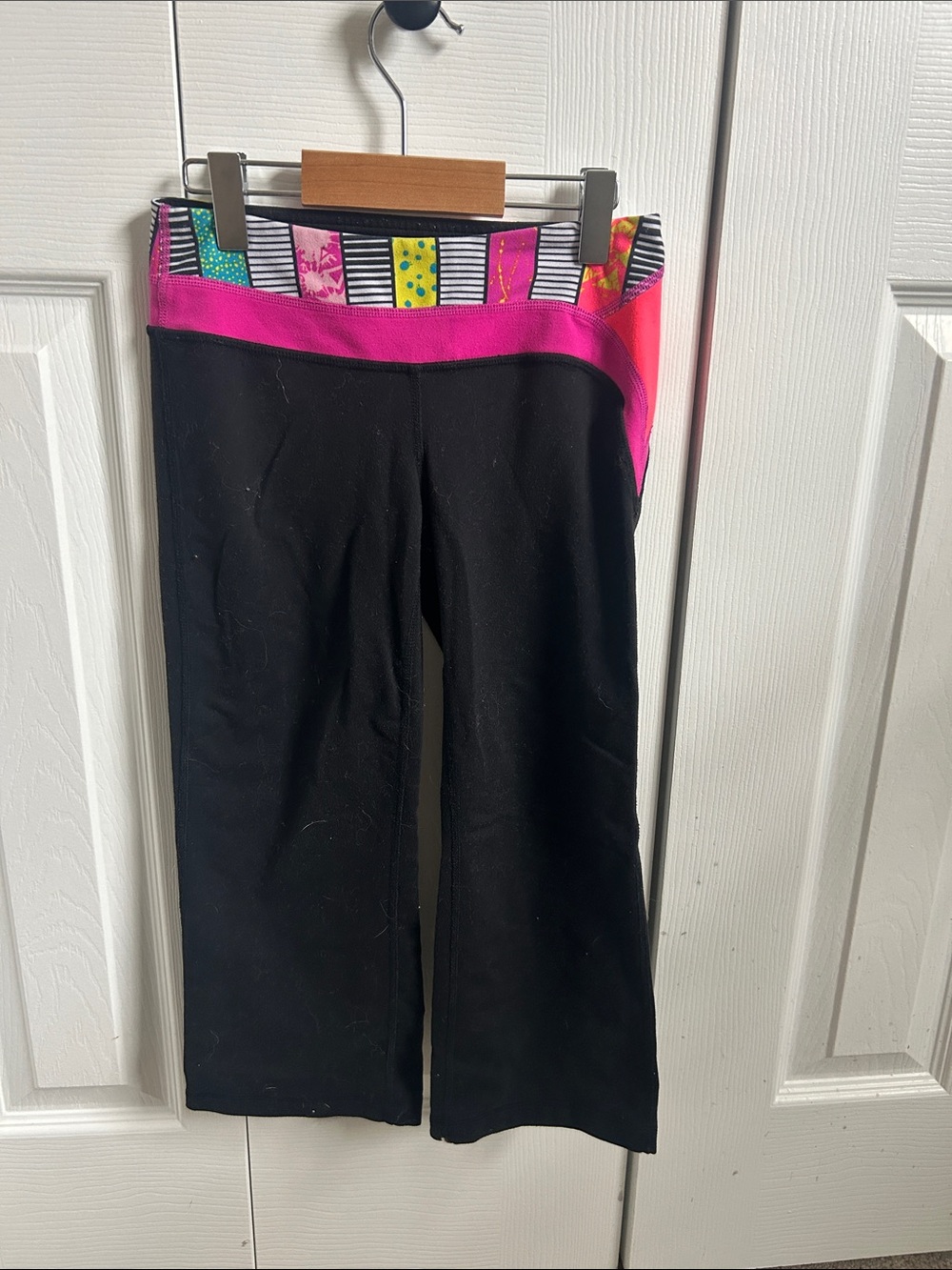 Ivivva Black Capri Leggings with Hot Pink Band and Multicolor Patterned Waist